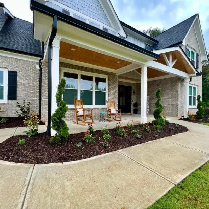 Front landscape design By Quiett Scapes