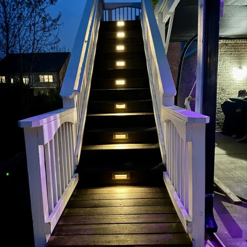 Low-voltage step lighting by QUIETT SCAPES